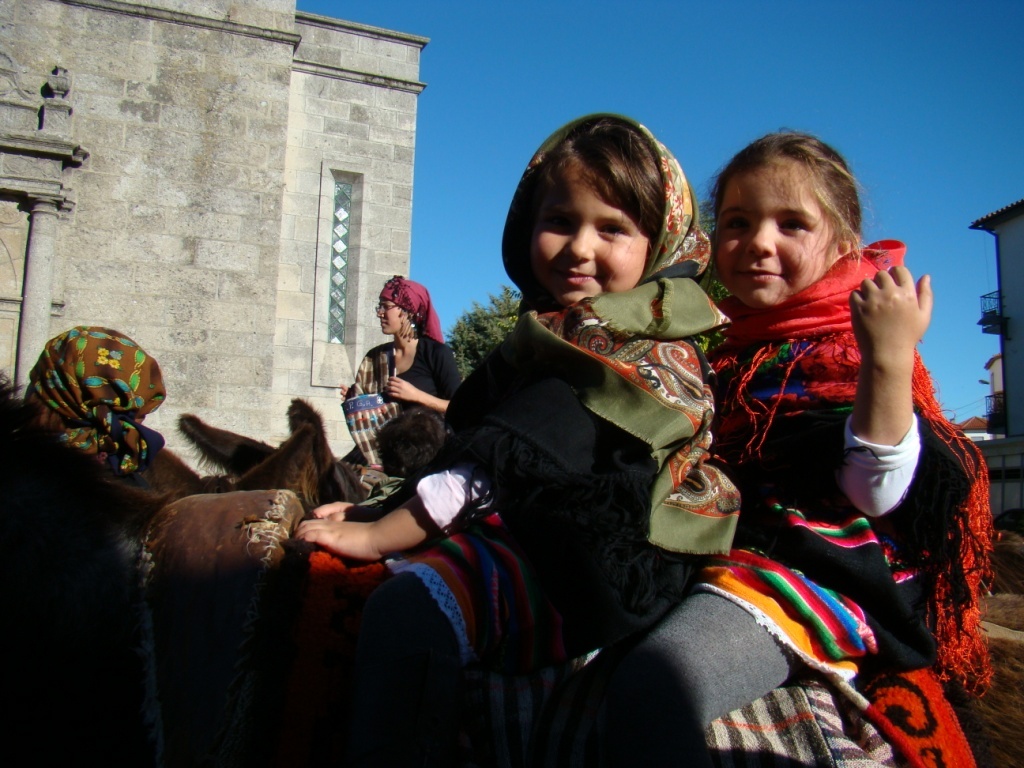 Ls mais nuobos daqui por 30 anhos yá solo se ban a lembrar de la feira de ls Grazes, mas l die 30 yá le dirá…