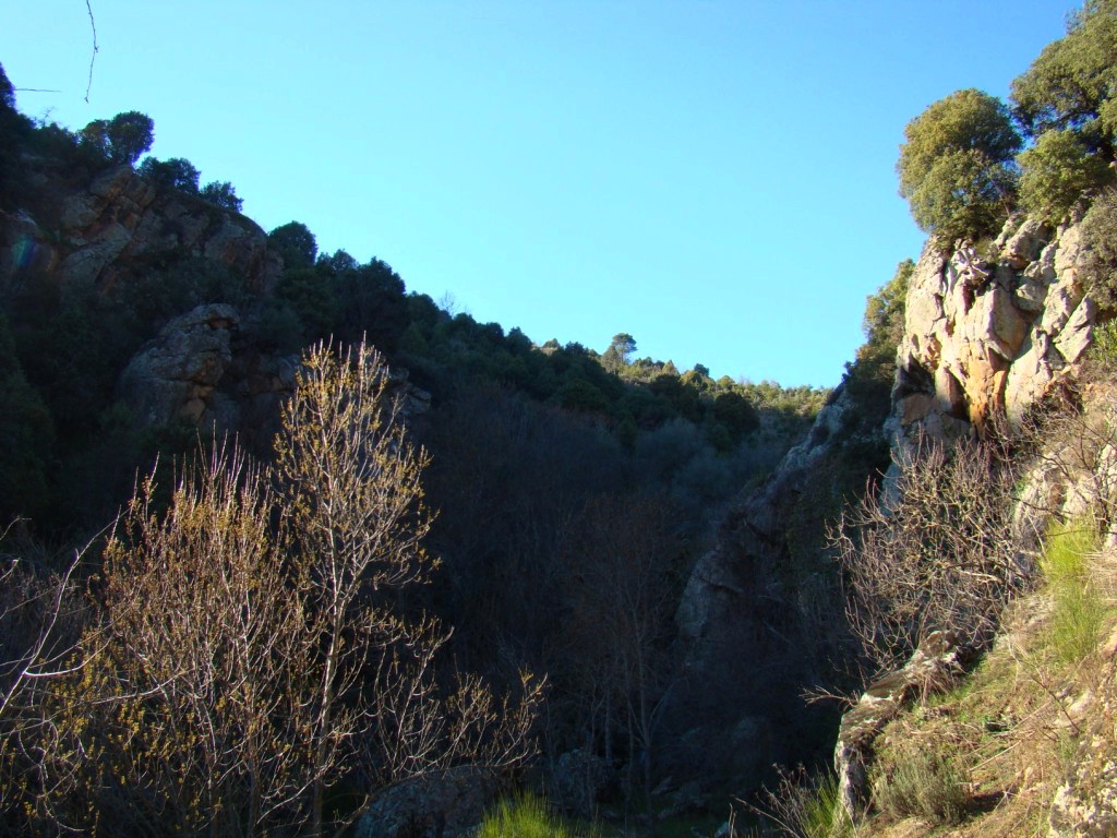 Mirai l que fazírun l'auga de la ribeira i l tiempo: cortórun l Picon de l Aguilhon al meio...