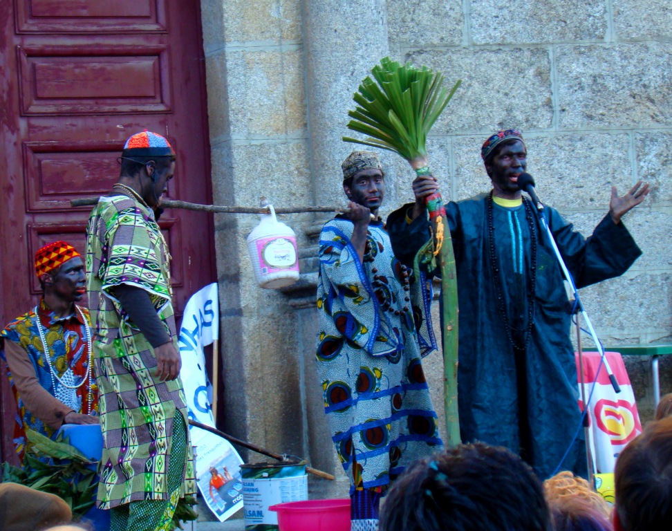 Nun manginais la giente que bieno de África...