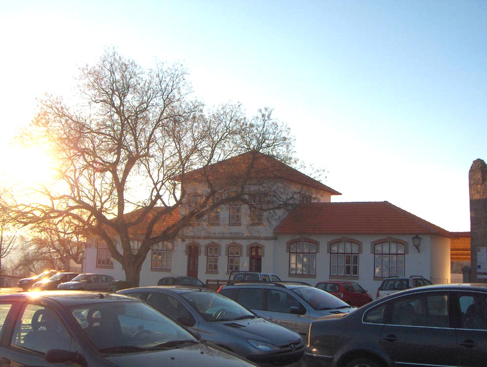 I çcubri que quando la tarde se quier deitar, l sol aporbeita i bai-se a deitar culha...