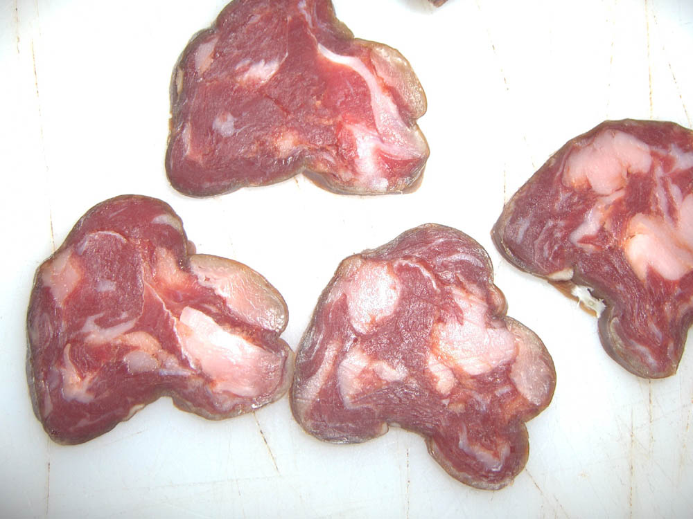 A la tarchica uas buonas rodaixas de chouriço...