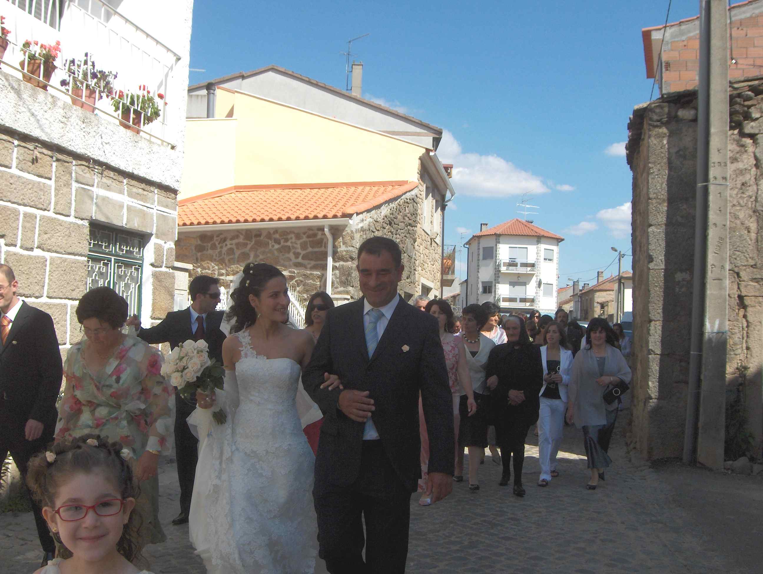 La família i ls cumbidados de la noiba benien de l Baiunco, todos mui guapos...