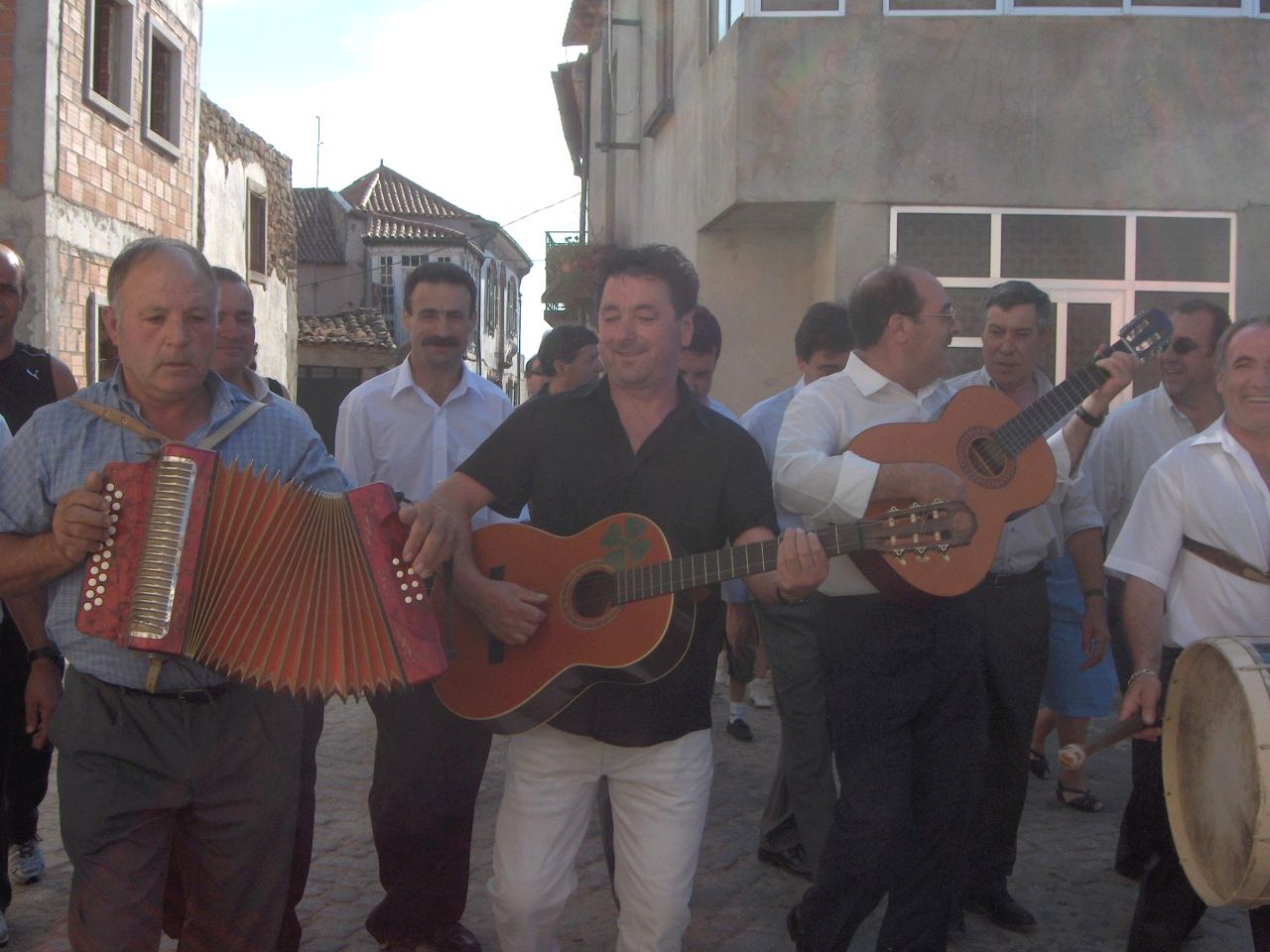 Tocadores na malta nun fáltan, mas nunca pensei que Marcelino fusse tan nuobo. Ye baliente!