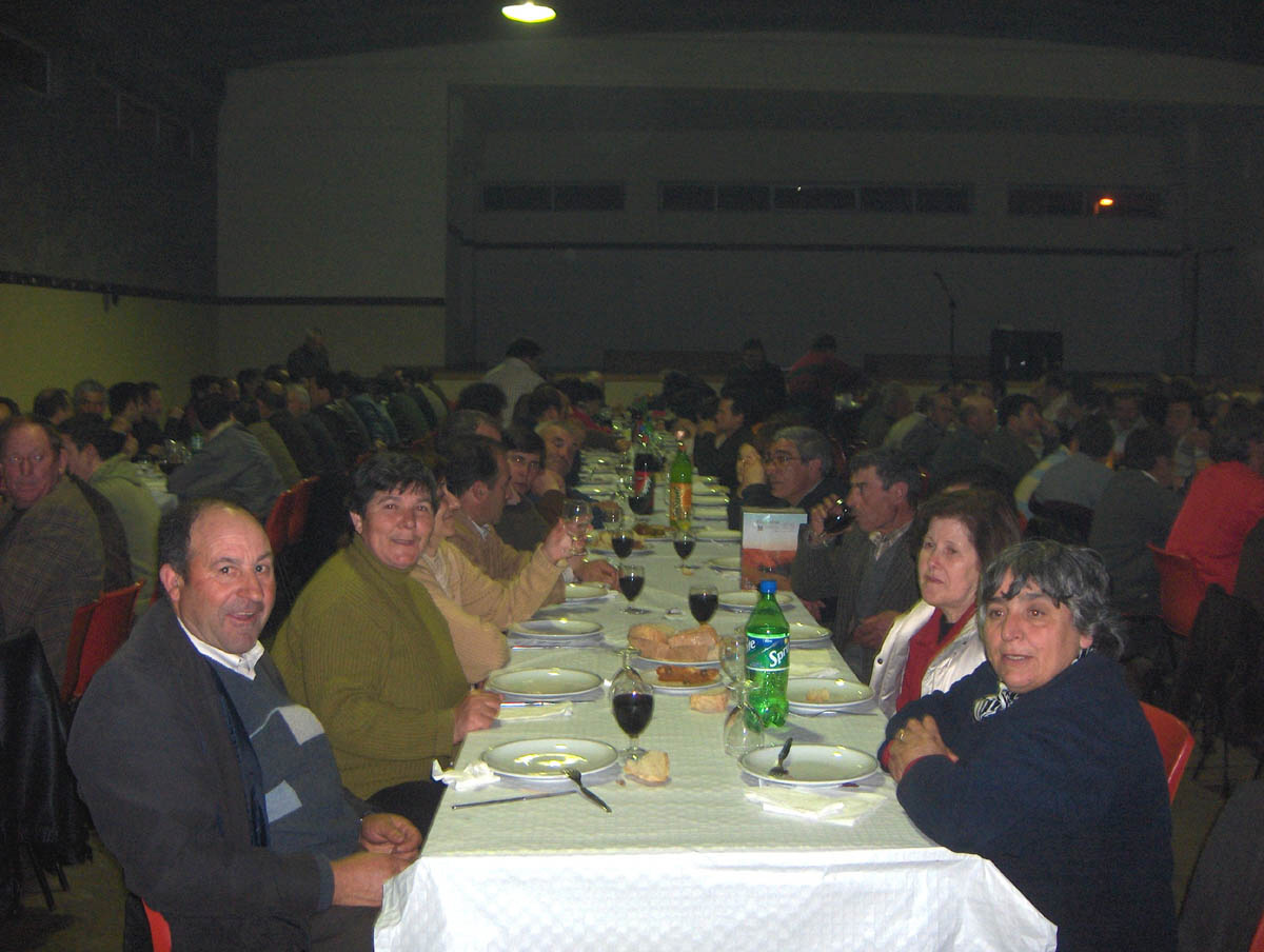 Esta era la mesa de ls que mándan mais na caça i las sues mulhieres...