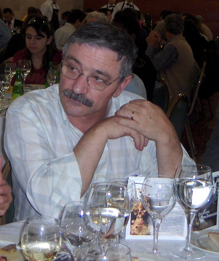 Por bezes tubo que afogar ls pensamientos ne ls copos, porque bino, nien seinhas del...