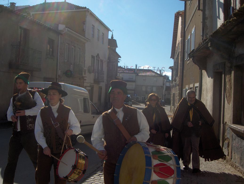 Onte an Sendin realizou-se l capítlo d'Outonho de la Cunfrarie d'Einófilos i Gratrónomos de Trás-ls-Montes i…