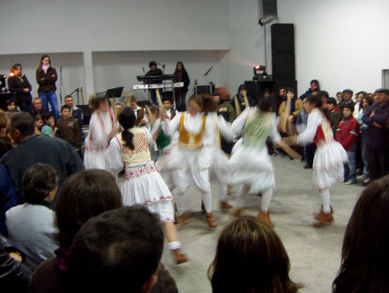 Las pouliteiras de Miranda na fiesta de las Claras an Infainç gaçpiában bien...