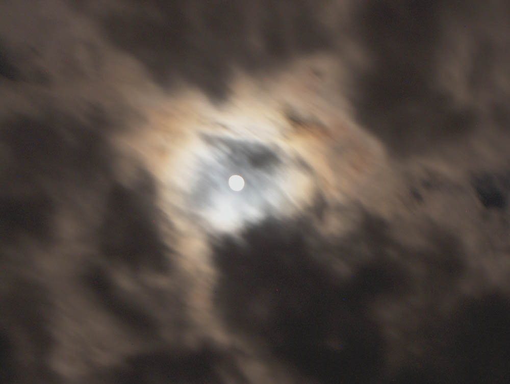 I anquanto ls garotos drúmen suonhos de medras la luna joga a fazer de sol.