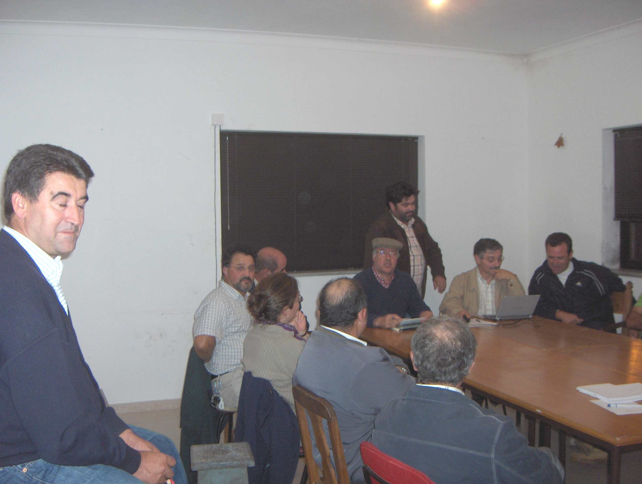 Onte a la nuite fizo-se na sede de la Junta la purmeira runion para abançar cula fundaçon da la AZATS…