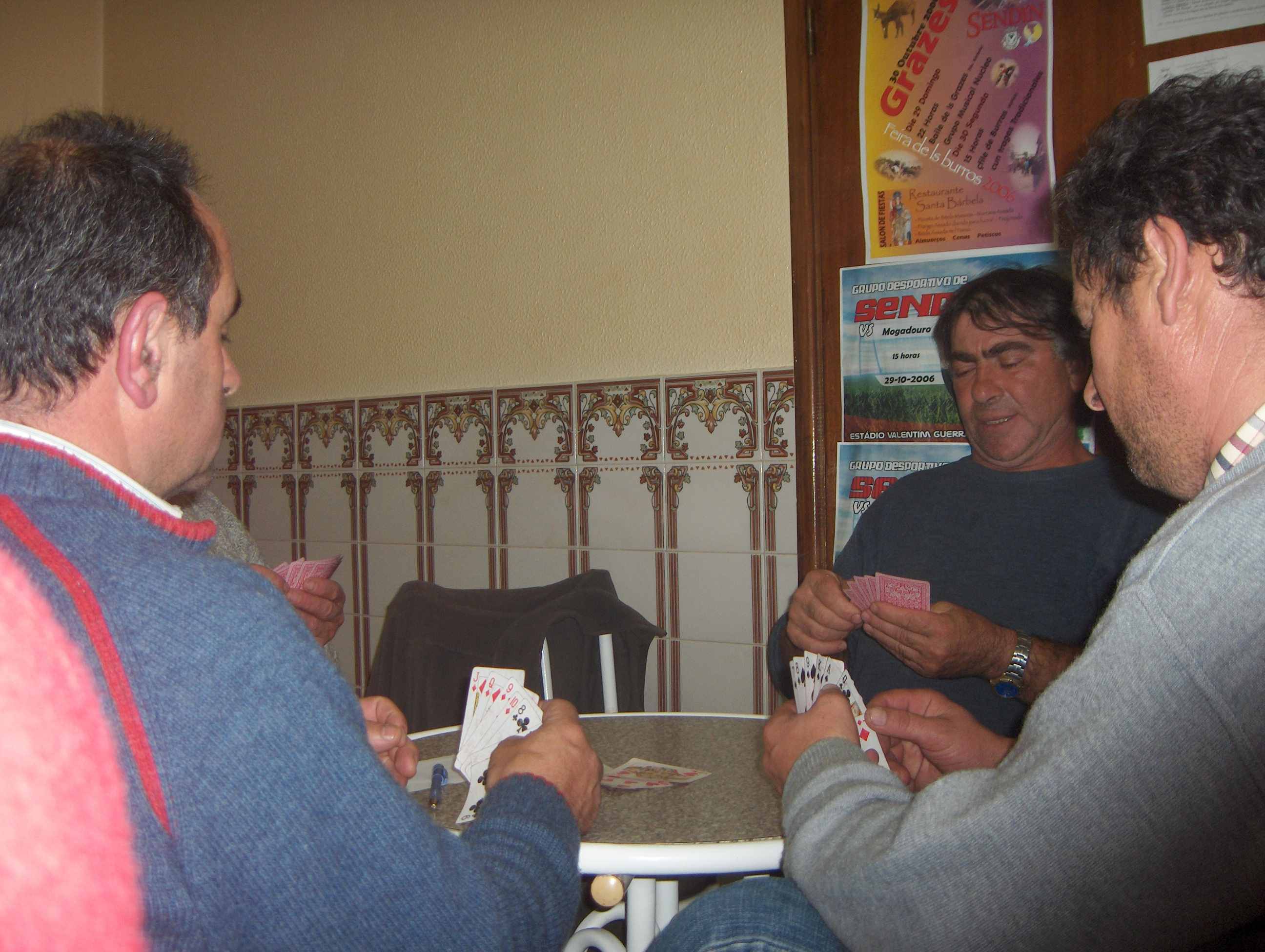 Jogatina de Bolota nun faltaba...