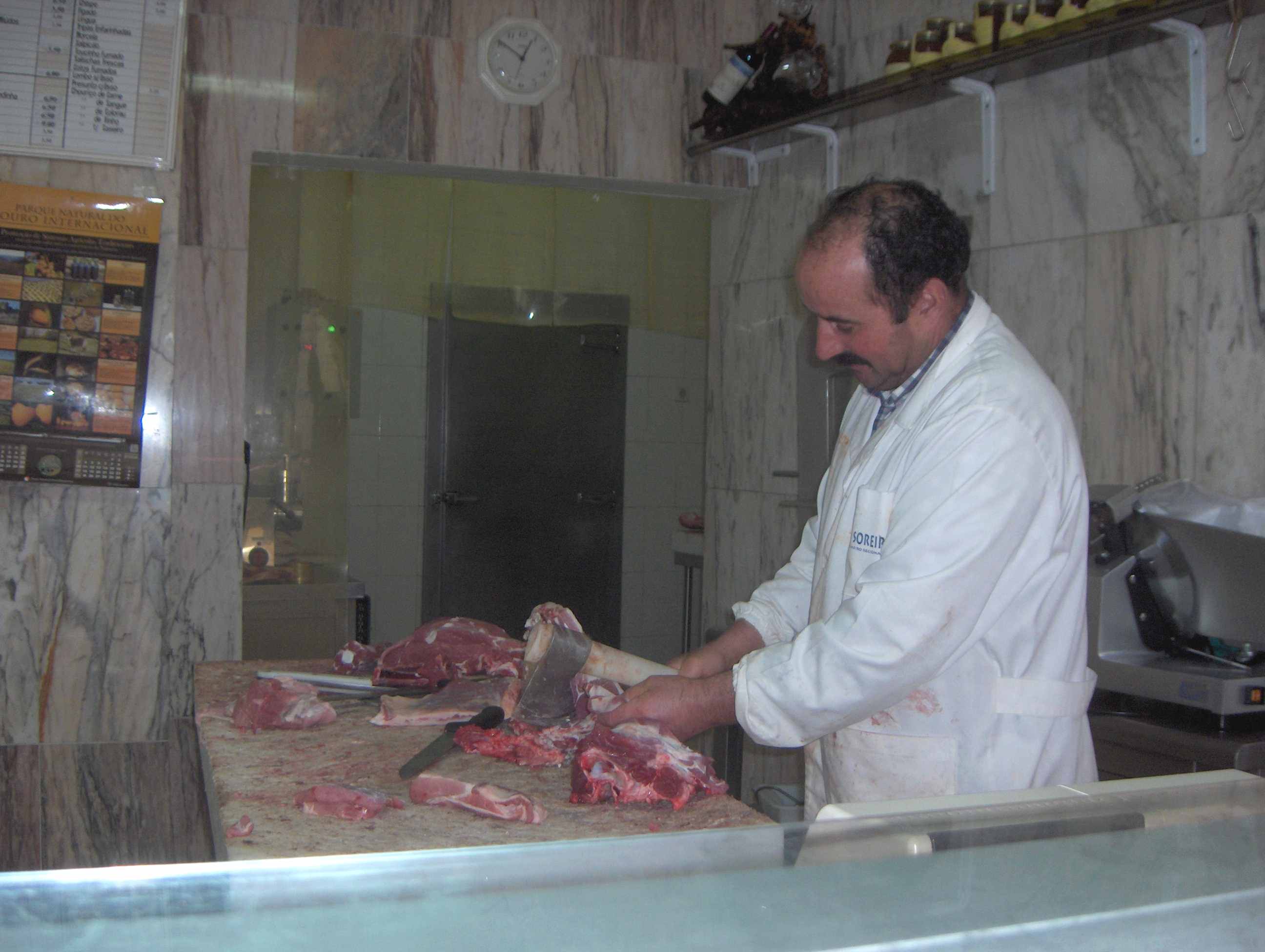 Cun esta costelheta assada agora ne l lume, até bos lambiedes!