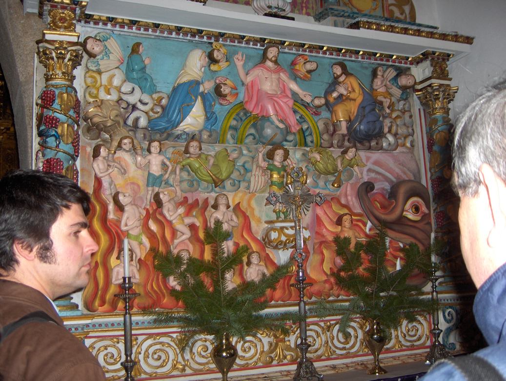 Este ye l altar de las almas de Fuonte Aldé. L diabo ye mui aparecido al de Sendin!