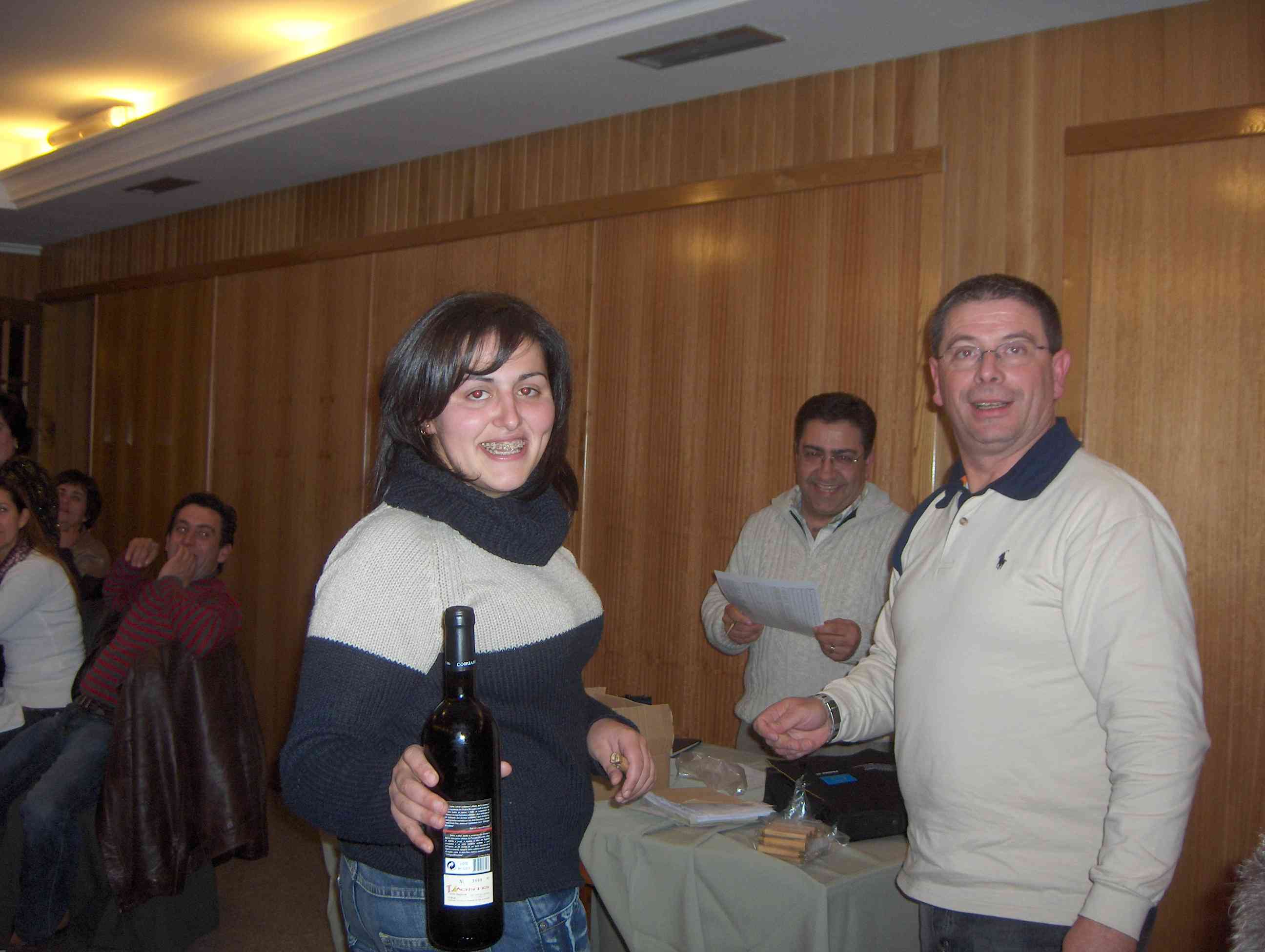 Habie alhá nuobos i bielhos i rapazas guapas...