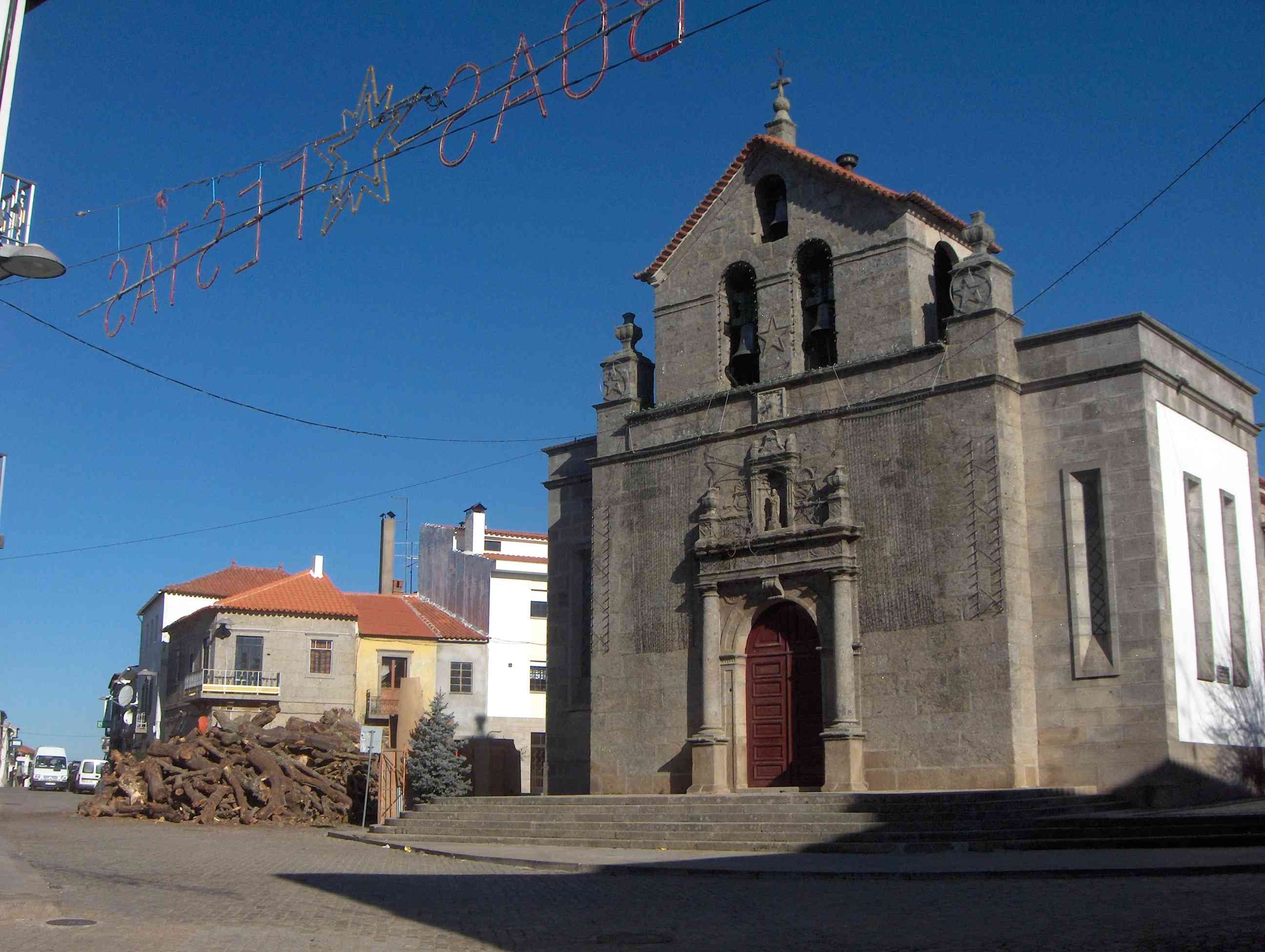Bonda chiçcar-le: apuis la giente há-de arrimar-se a eilha para se calcer i fazer un córreo baliente…