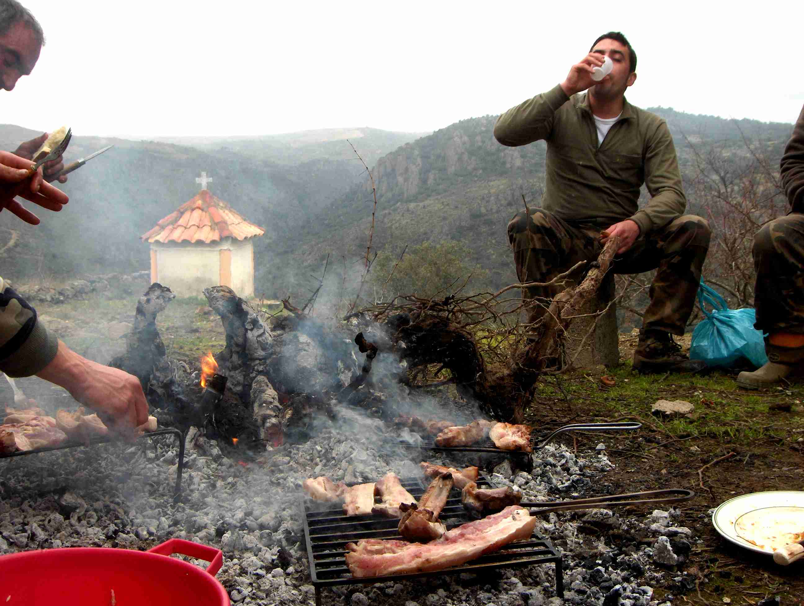 Este até parece que fui l último melhor bebedor de l anho, mas pa la fin inda fáltan muitas horas, stamos…