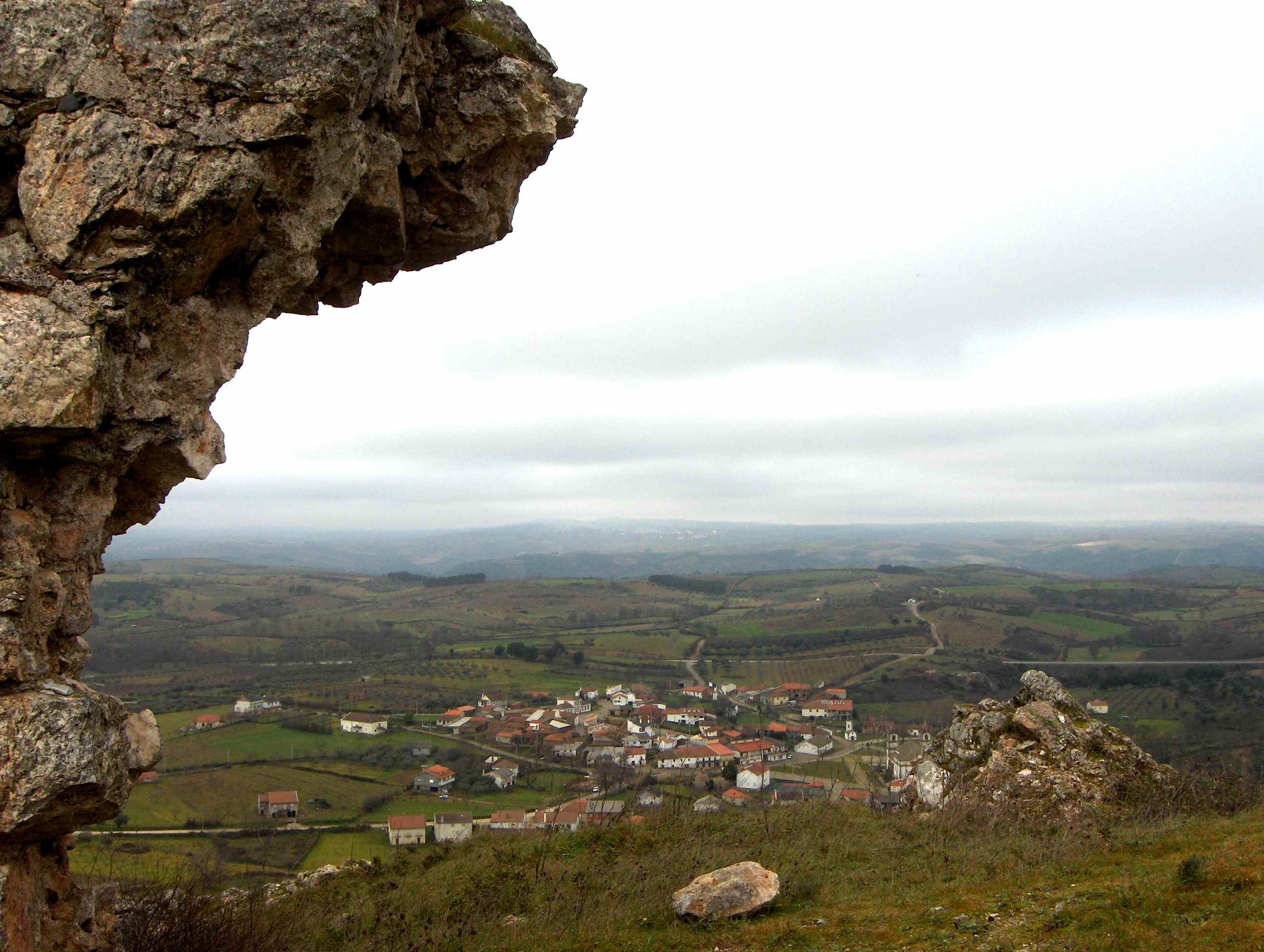 Nunca fustes al Castelo de Outeiro? Stá todo zbarrulhado mas d'alhá riba ténen-se uas bistas pimponas!