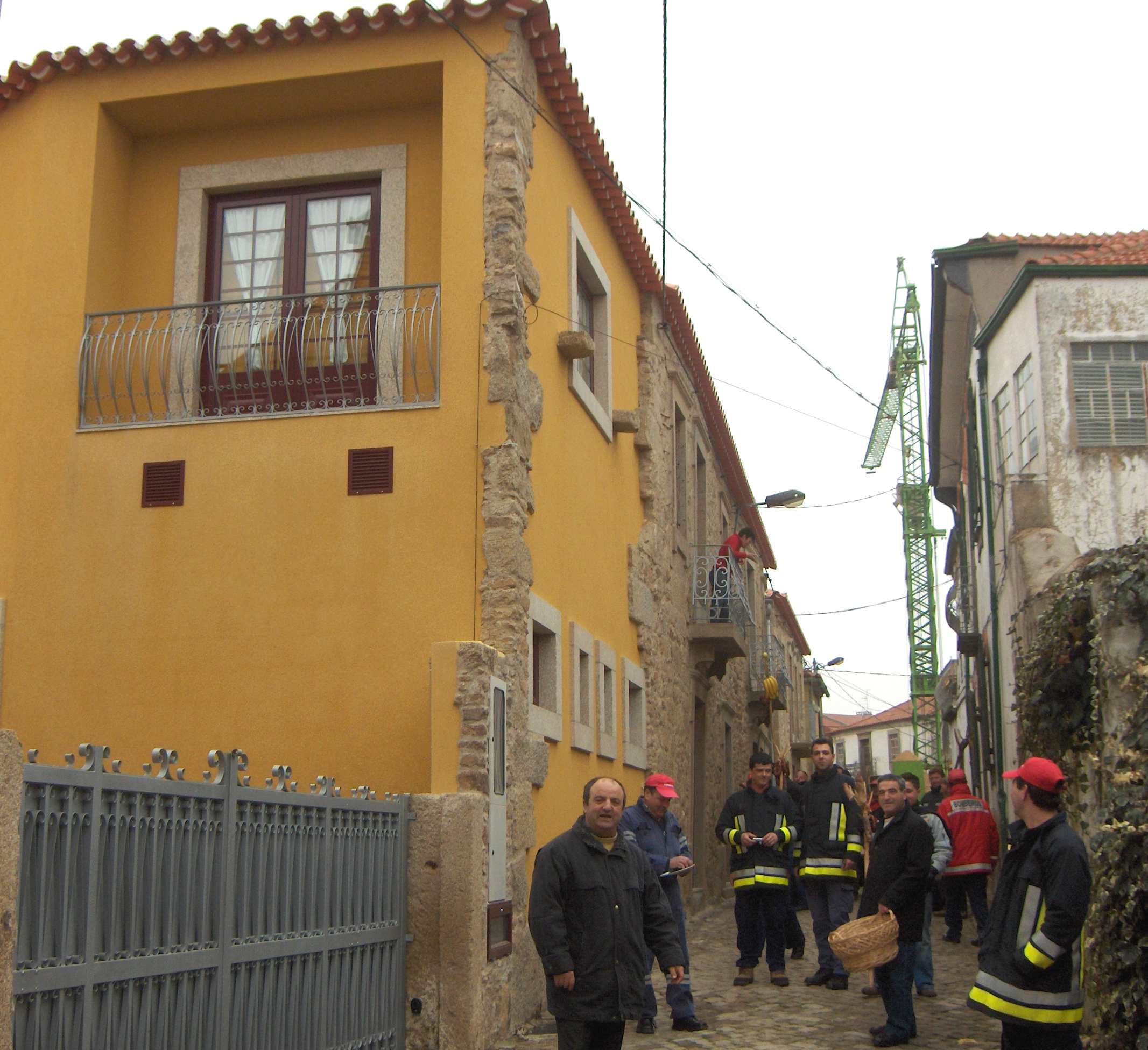 Hoije ye fiesta de San Sabastian i claro, dórun buolta al lugar a perguntar por fumeiro i tamien passórun a…