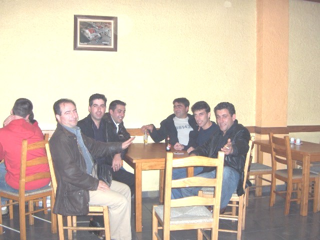 Ls seis mardomos de la gaita i de la fogueira de l galho reunien i trabalhában alhi cun fuorça, para bos…