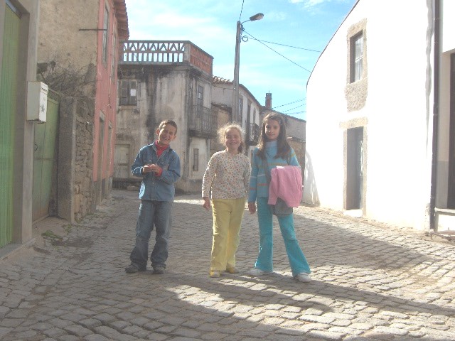 Anquanto la mocidade de Sendin ben de la scuola sganganida cula fame...