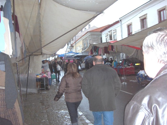 Feira de ls Grazes de Sendin, feira de ls burros, feira de l die 30, feira d’anho, chamai-le cumo quejirdes…
