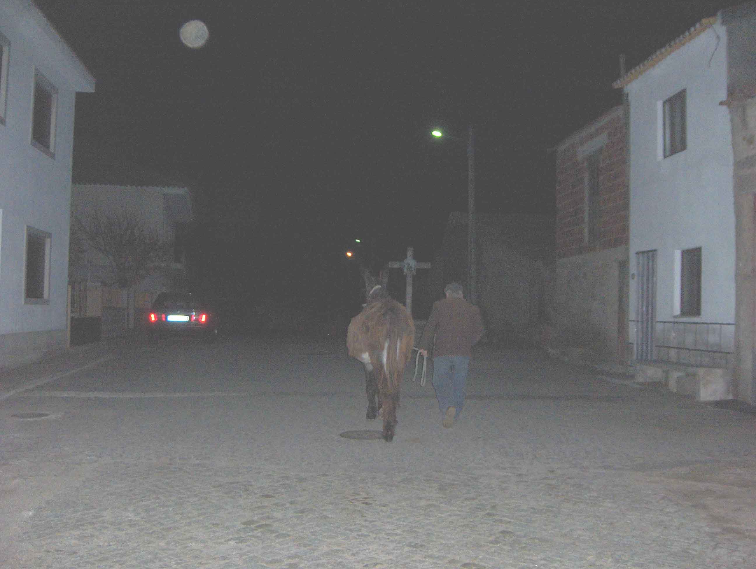 I Bila Chana, un burro i un tiu bielho, apuis de l persidente se ir ambora...