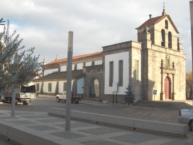 Hoije stá un tiempo stepurado. Faç sol i faç friu, neba mas ne l retrato nun se bei, las campanas tócan a…