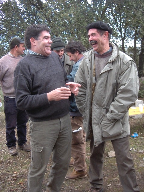 Ls primos Morenos nunca se bírun noutra. Rien-se sin querer. I esso quanto nun bal?