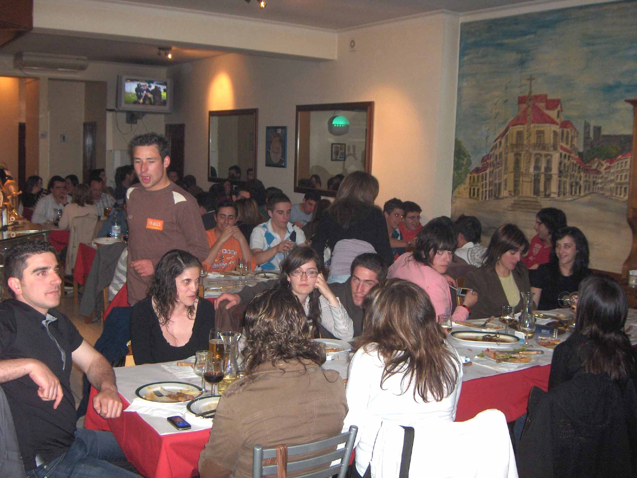 Apuis a la nuite, fui la cena de ls sendineses an Bergáncia. Un berdadeiro fado sendinés. Parabienes a las…
