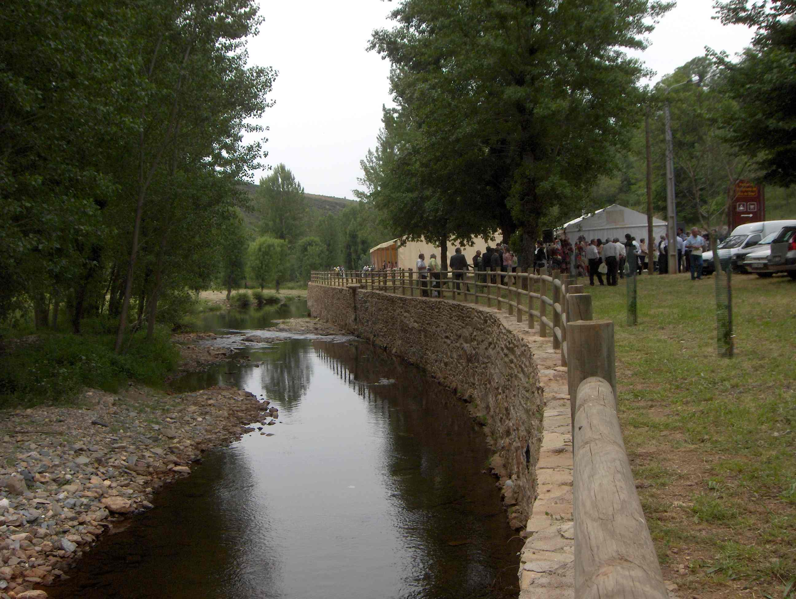 Riu d'Ounor ye mesmo un sítio máigico. Stá-se bien alhi...
