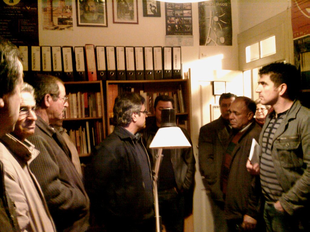 Onte hoube Assemblé de Fraguesie an Sendin. Na fin ls membros de l'Assemblé i las pessonas que stában a…
