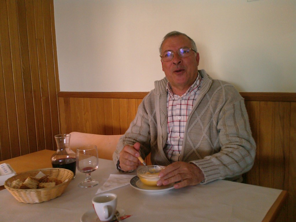 Apuis na fin las bodas fúrun ne l restourante Ancontro i alhá ancuntrei l Hoije a almorçar. Yá staba na…