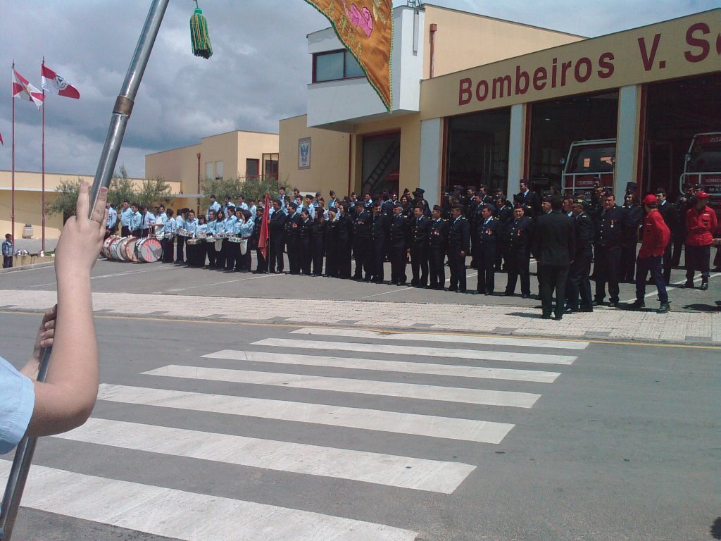 i alhi todos bien juntos i achegados, spantórun ls miedos de fuogos i zgrácias malas...