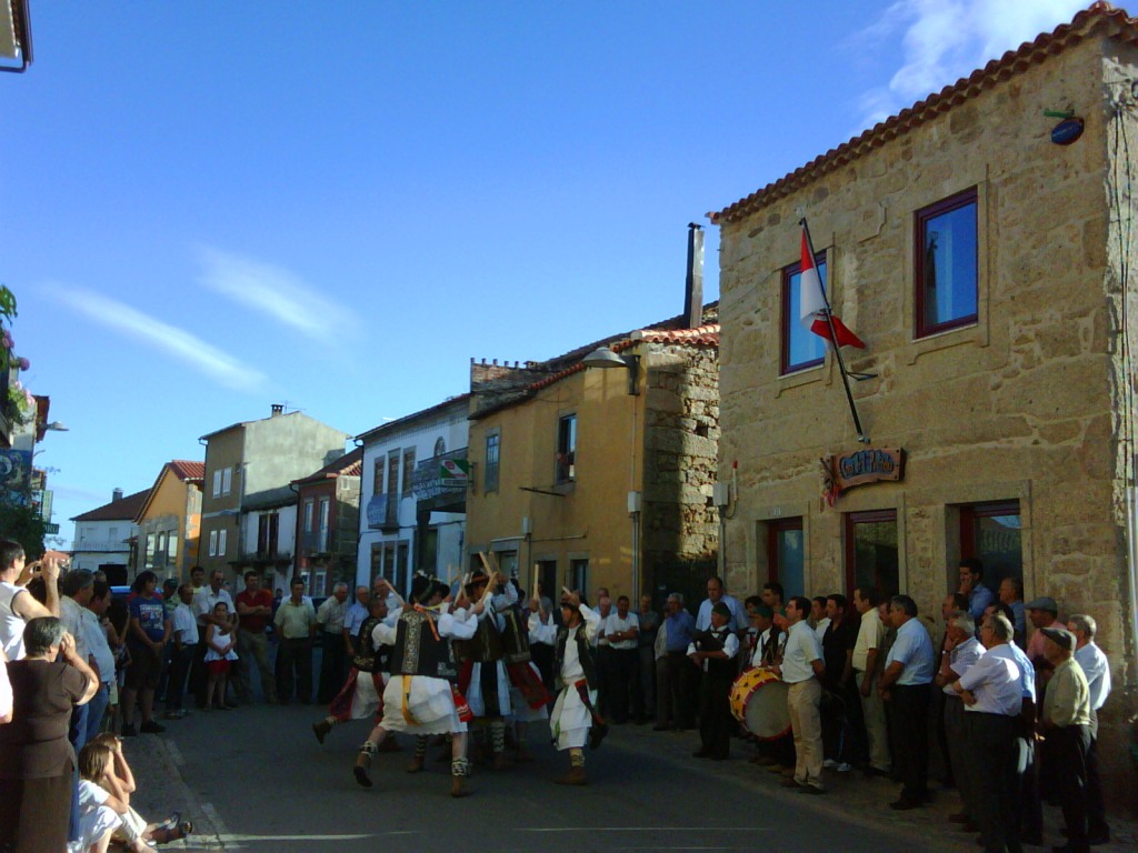 Einouguraçon de la "Casa de l Pouliteiro" 2