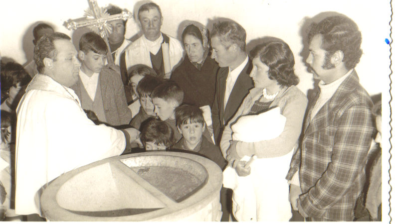 batismo na Vila de Sendim feito pelo Sr padre Francisco no ano 1971