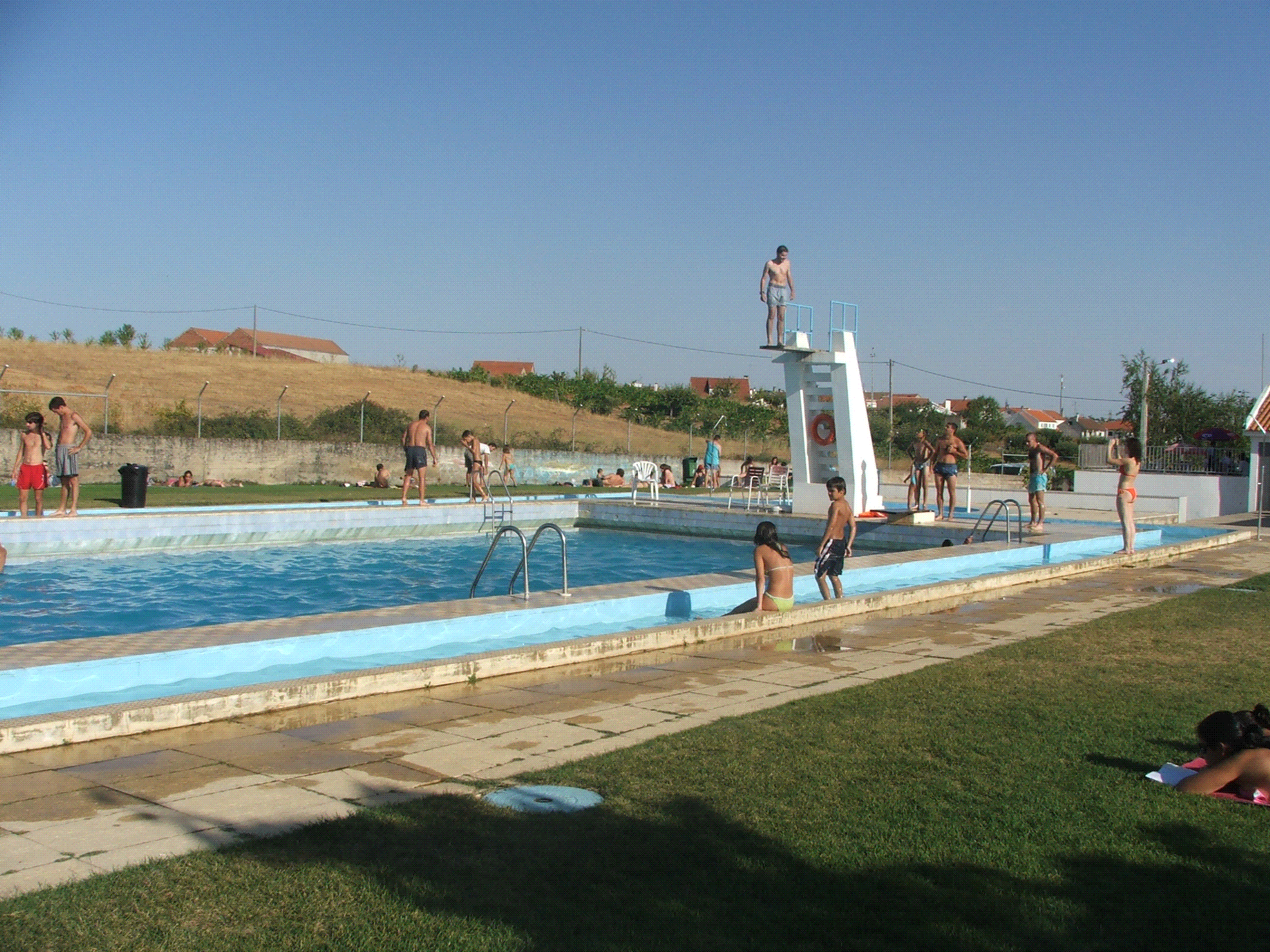 Uma tarde de verão bem passada, na nossa piscina. Tiu de la Marra