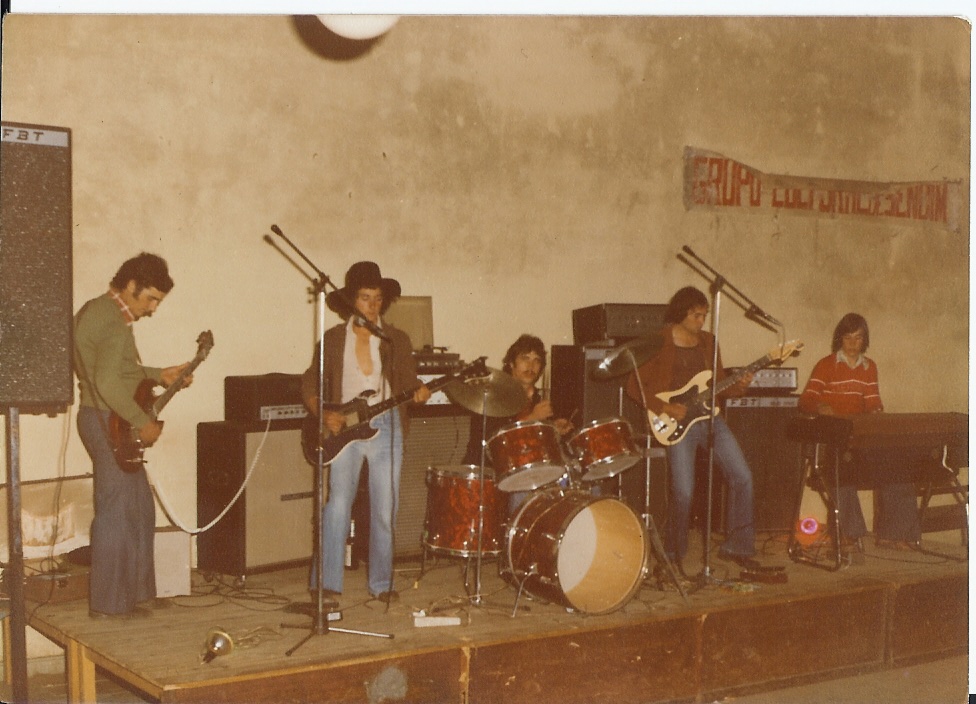 Conjunto Espaço 2000. da esq. para a dir. Luis Aleixo, Nogué, Zé Nobre, jorge Trigo, MAnel Teixeira. Baile na…