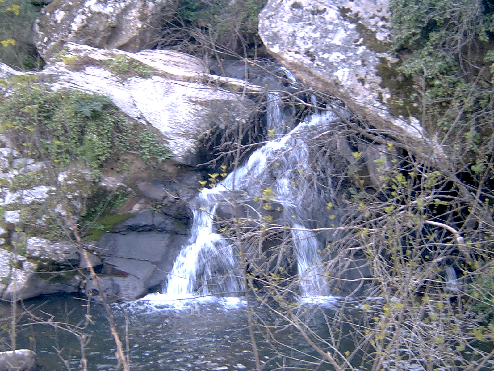 Ribeira em Sendim - video em http://www.youtube.com/watch?v=09-EcB1d-1I