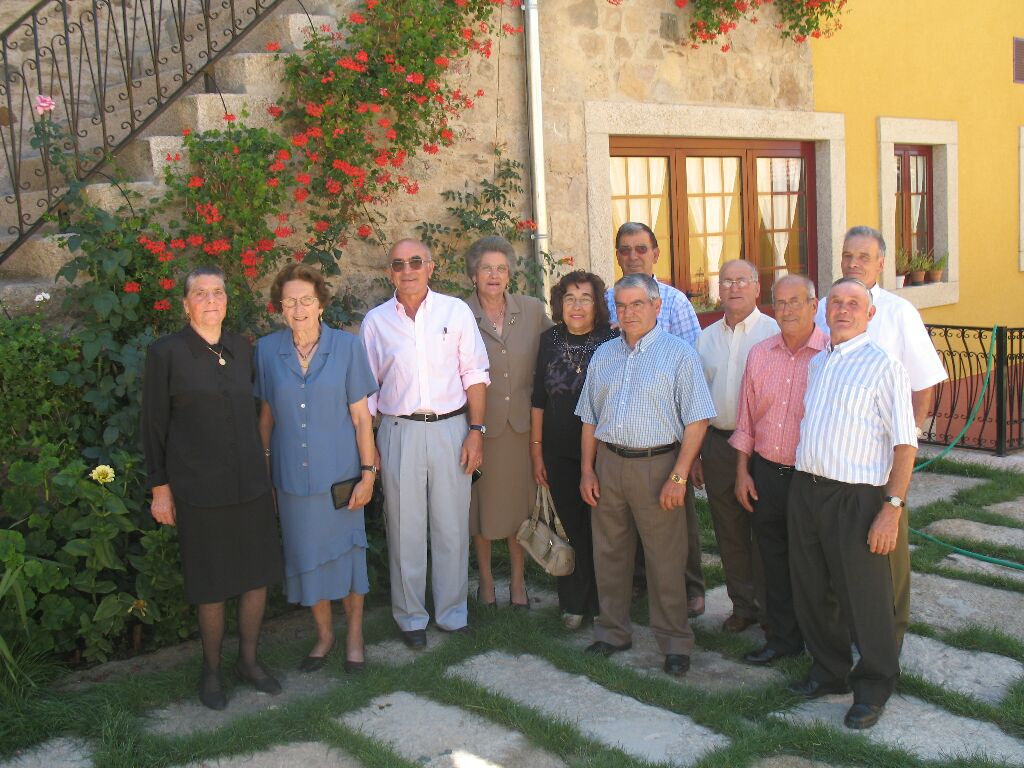 Domingo 20 de Agosto, no Hotel Rural "la Tenerie", em Sendim... Os Sendineses aqui presentes nesta 1a…