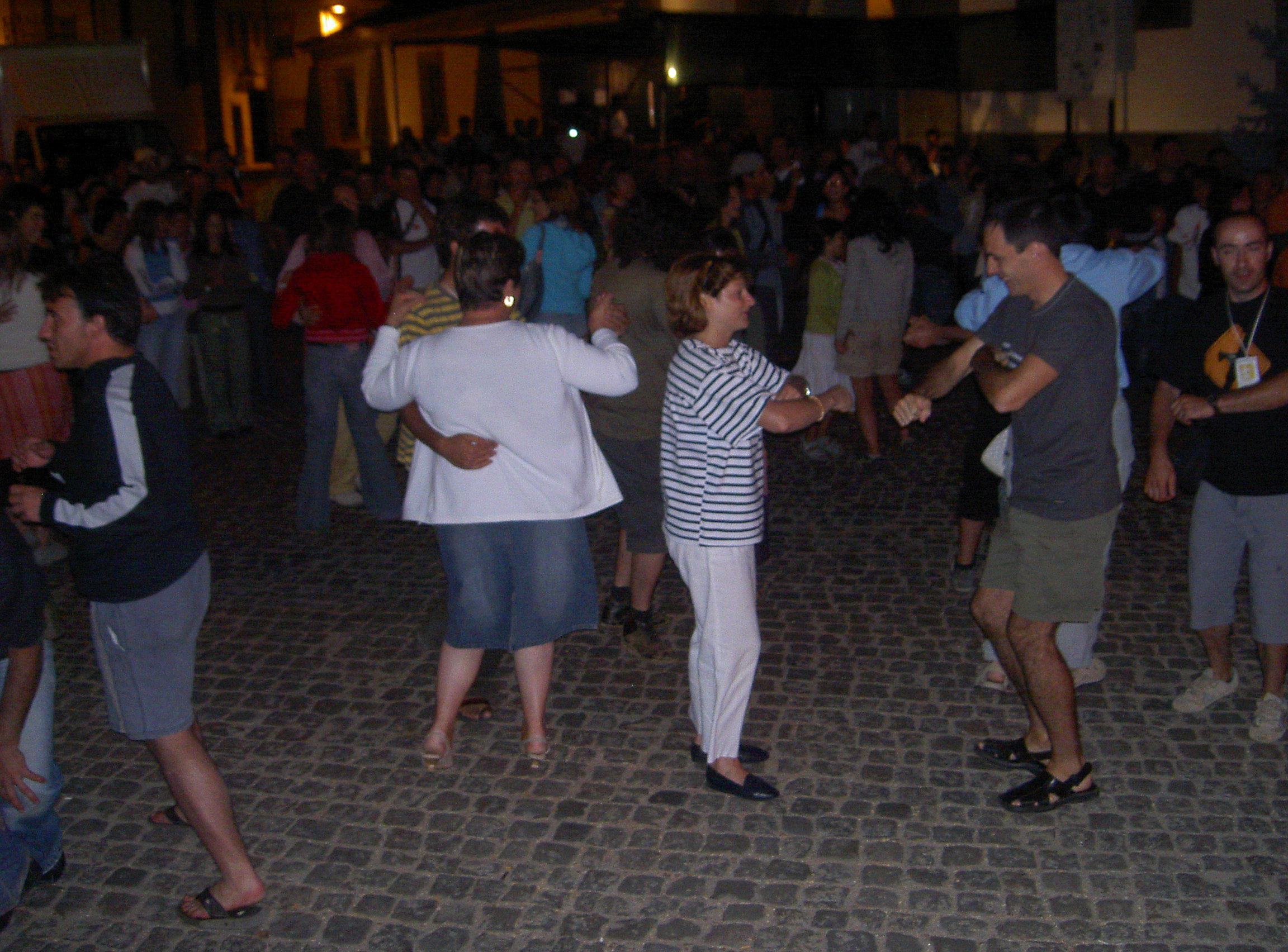 depois dos geiteiros foi o baile a noite estava quente hamanha a mais