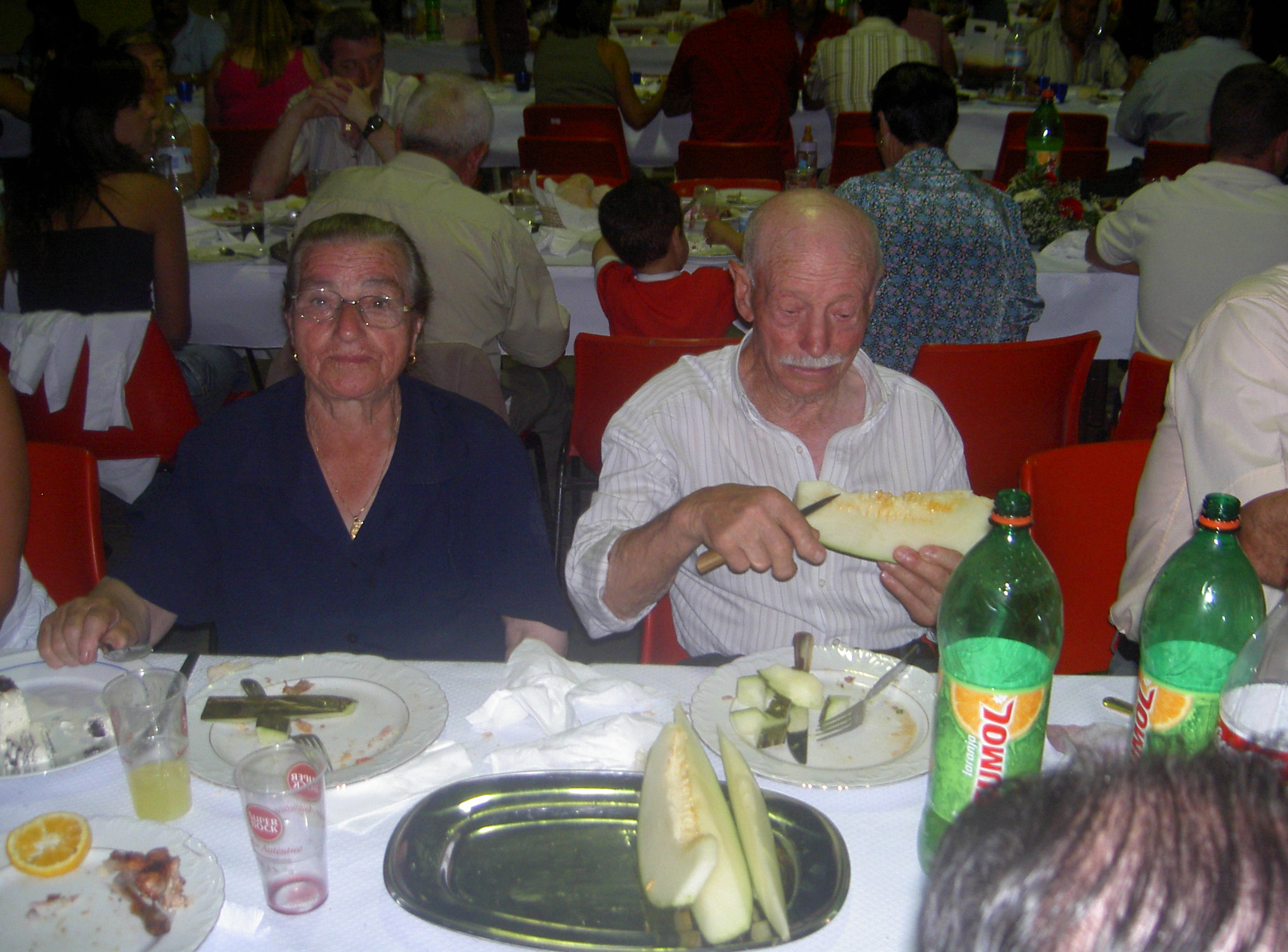 queria prestar homaje a este casal que nos deu uns filhos que muito estao a fazer por sendim e ele depois de…