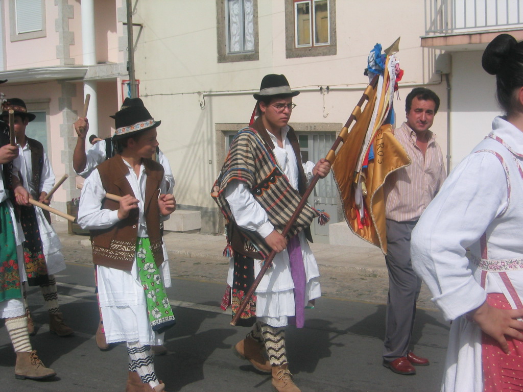 os pauliteiros => domingo 7 agosto 2005 => festa santa Barbara