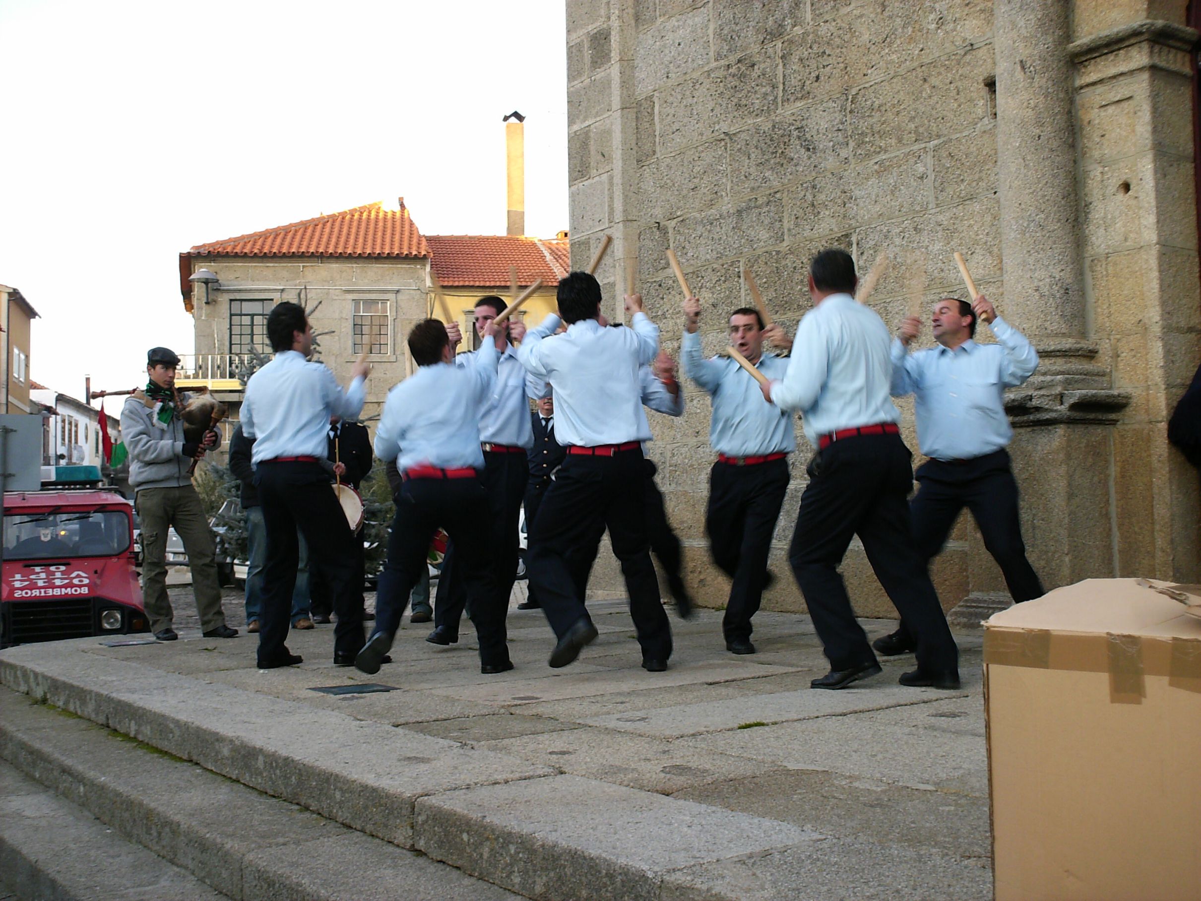 Pauliteiros dos bombeiros na festa de S. Sebastão 2008