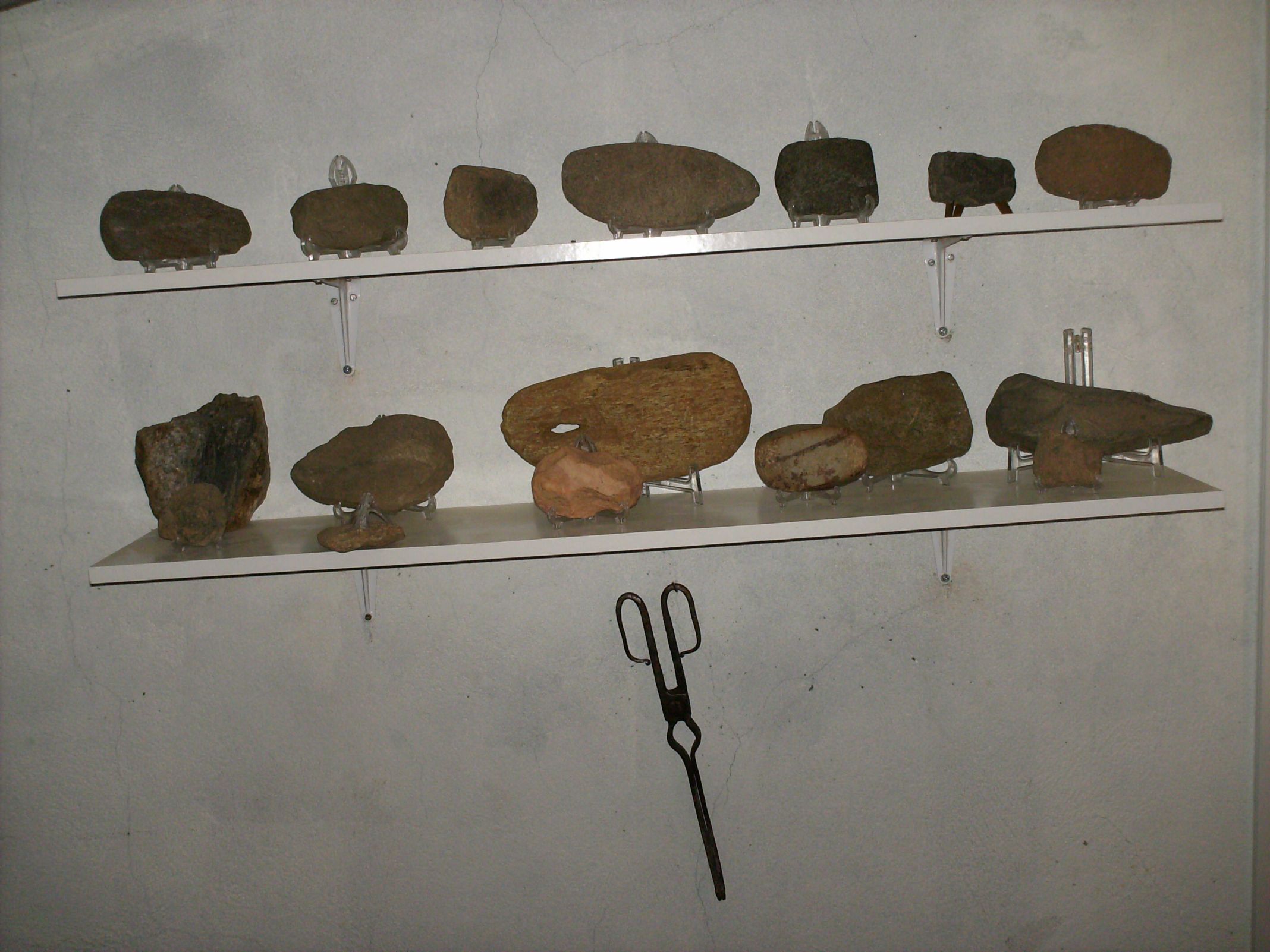 Expositor de objectos de arqueologia encontrados no nosso termo.