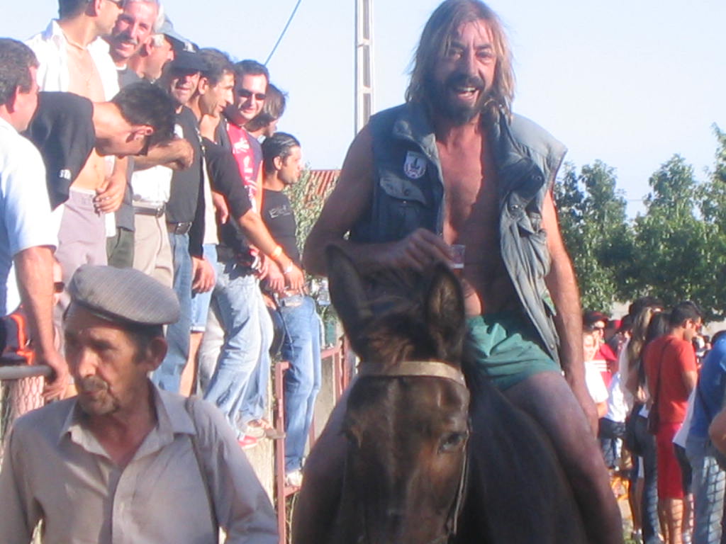 A Concentração também teve motas originais (a melhor foto) Parabéns Abutres do Douro.